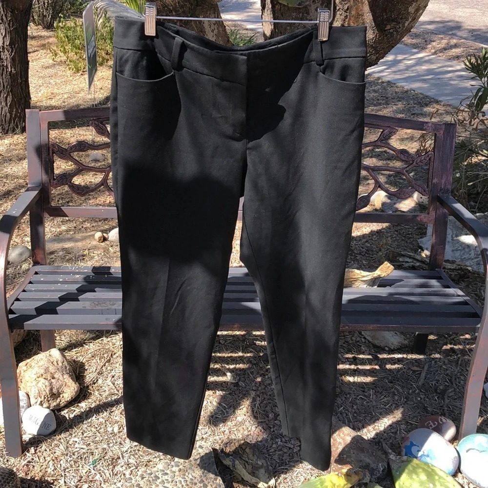 7th Ave NY company Black Capri with Zipper Ankle Size 12